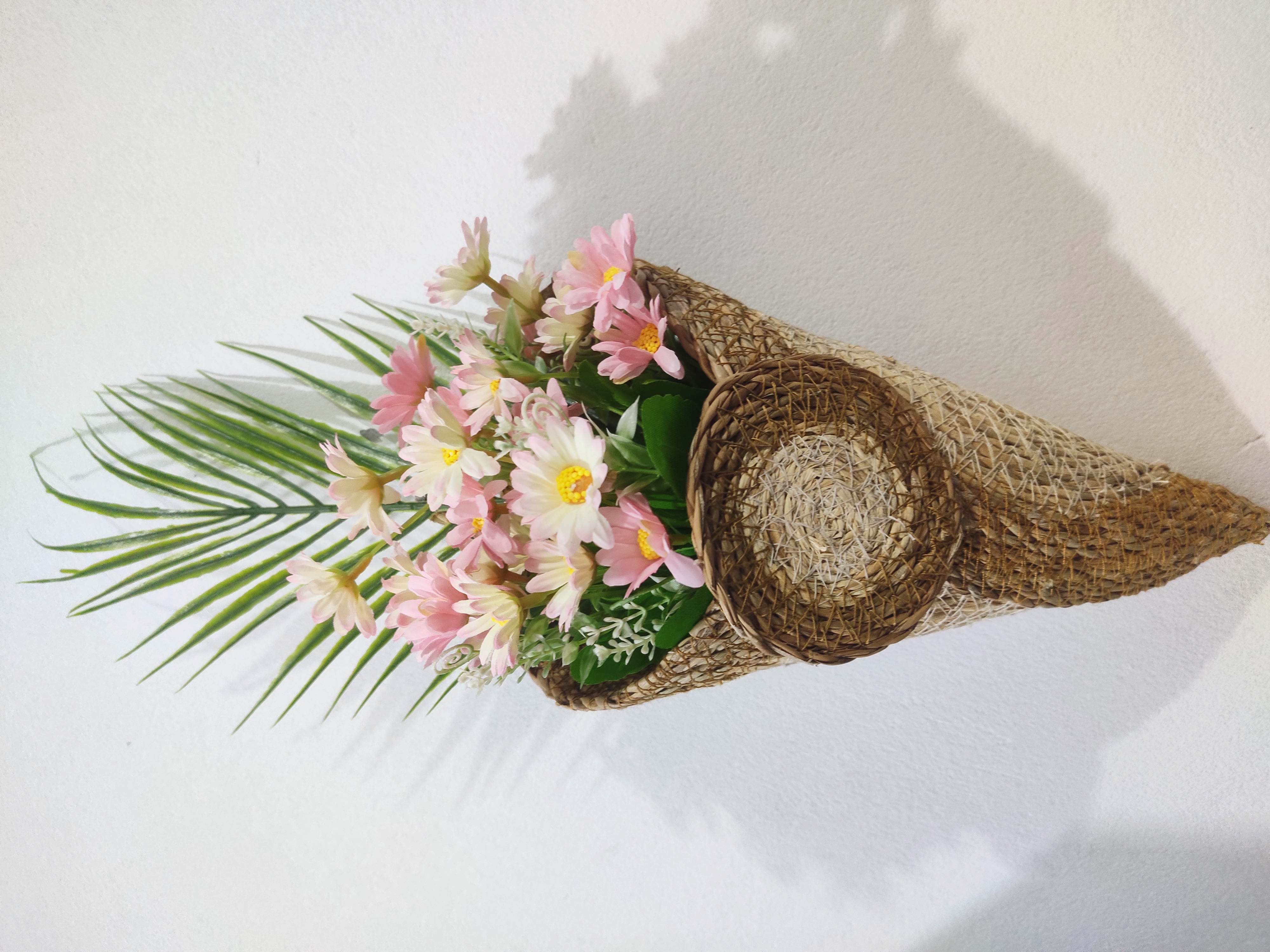 V planter with Zinia flower- জিনিয়া ফুল কোন ফুলদানি সহ