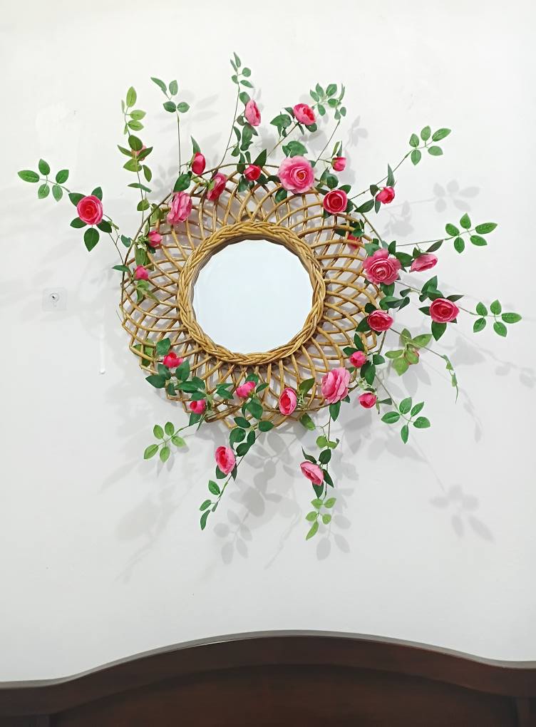 বেতের আয়না + প্রিমিয়াম রোজ ভাইন